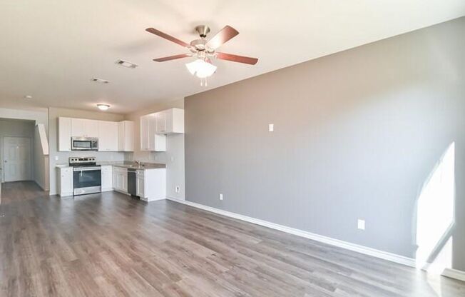 Spacious 3-Bedroom Duplex with Modern Touches & Pet-Friendly Yard