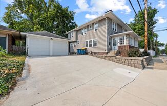 525 527 E 52 ST