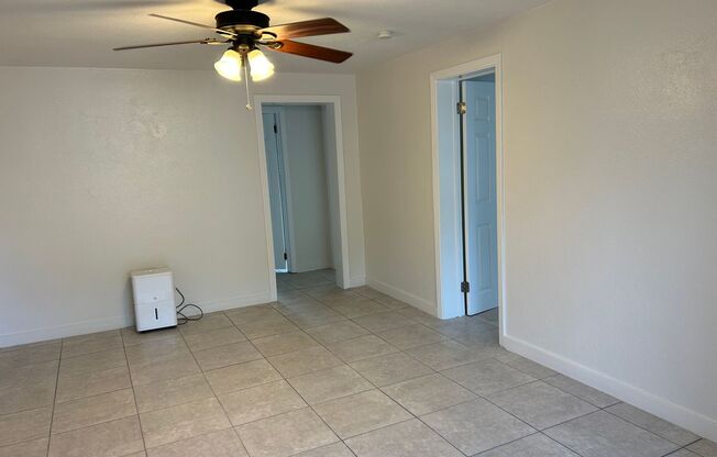 2 beds, 1 bath, 1,000 sqft, $1,700