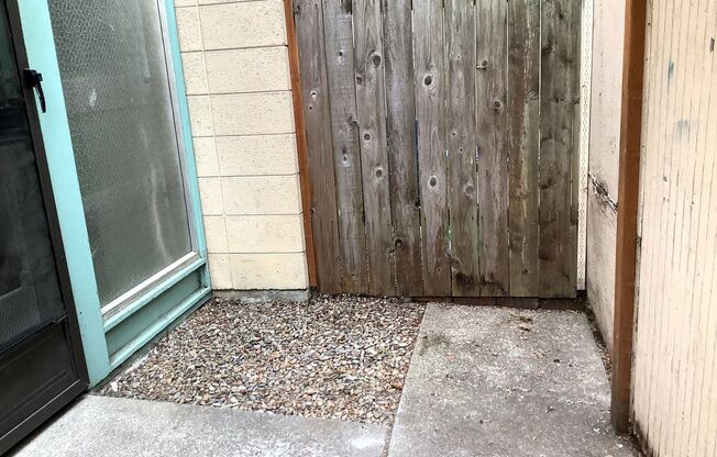 1253 Ferry St Apt