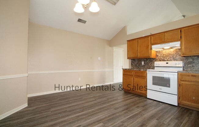 3 beds, 2 baths, $1,275