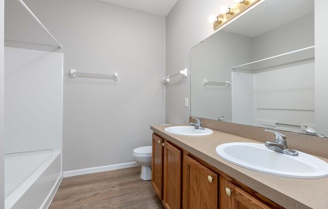 2 beds, 1 bath, 982 sqft, $1,369, Unit 336