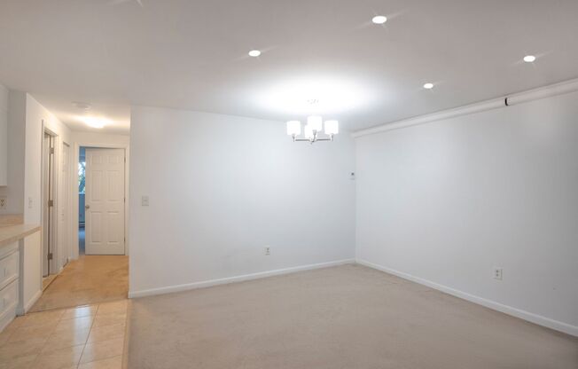 2 beds, 1 bath, 1,050 sqft, $2,400, Unit 59-2