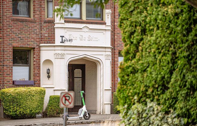 De Selm Apartments | Vintage Architecture with Fresh Modern Interiors