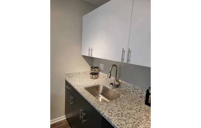 3 beds, 2 baths, 998 sqft, $1,310