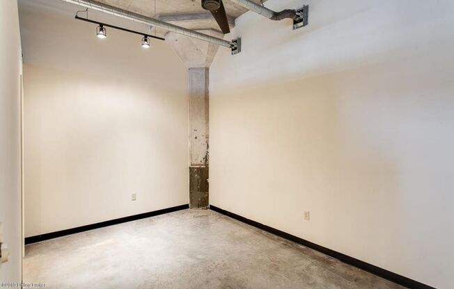 2 beds, 2 baths, 1,158 sqft, $1,550, Unit 211