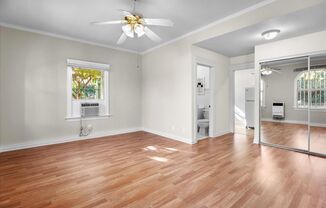 1611 Schrader Apartments (#810)