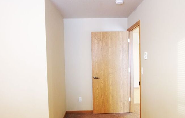 2 beds, 2 baths, 1,014 sqft, $1,415, Unit 1830-211