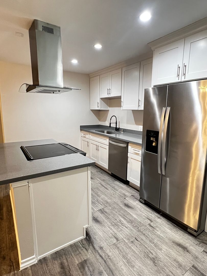 1244 E. 4th Street Apartments