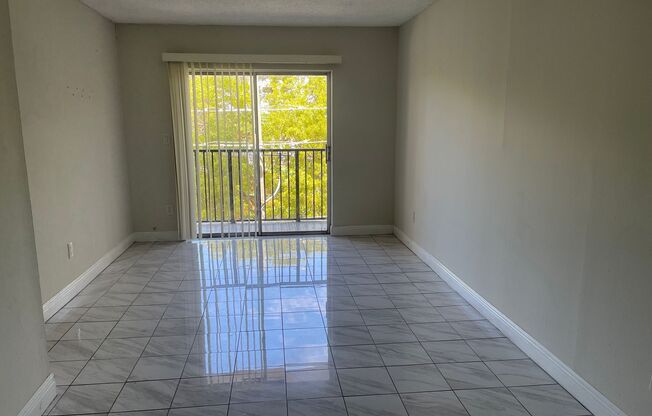 409 SW 8 AVE