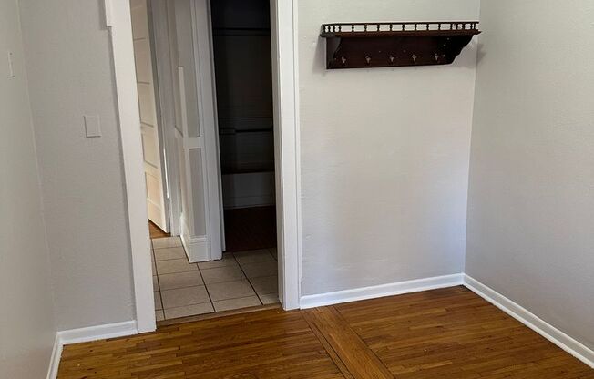 2 beds, 1 bath, 680 sqft, $1,325, Unit 202