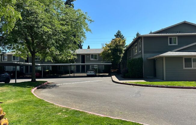 2 beds, 1 bath, 900 sqft, $1,429, Unit 85H