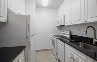 1 bed, 1 bath, $4,500, Unit E-36