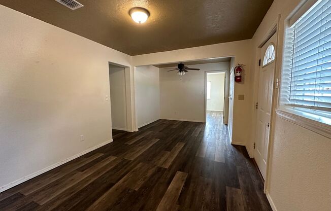 3 beds, 2 baths, 1,400 sqft, $1,500, Unit B