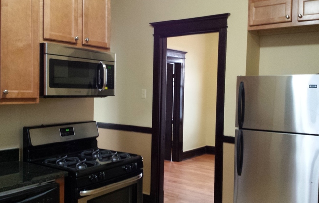 2 beds, 1 bath, $1,695