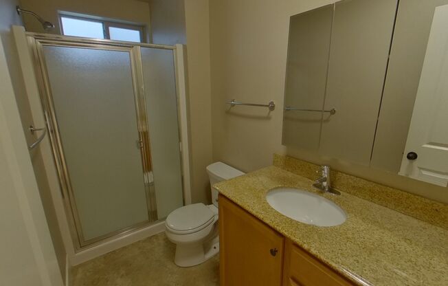 2 beds, 1 bath, $1,600, Unit 5