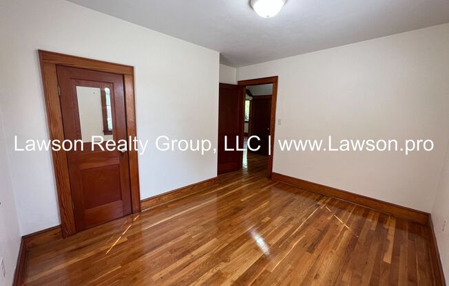 2 beds, 1 bath, $1,395