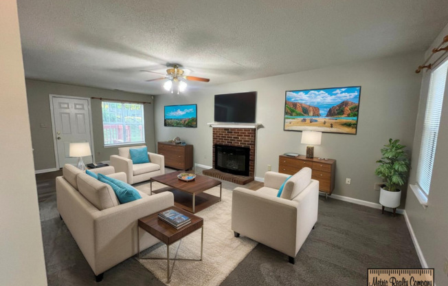 3 Bedroom, 2 Car Garage in Ridgewood