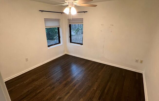 2 beds, 1 bath, $2,550