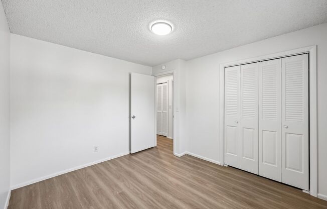 3 beds, 1.5 baths, 950 sqft, $1,385, Unit 104