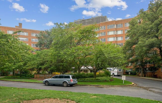 Walk to Georgetown! One Month Concession! Professionally Managed & Recently Renovated // 1 Bedroom 1 Bathroom Home // Glover Park//