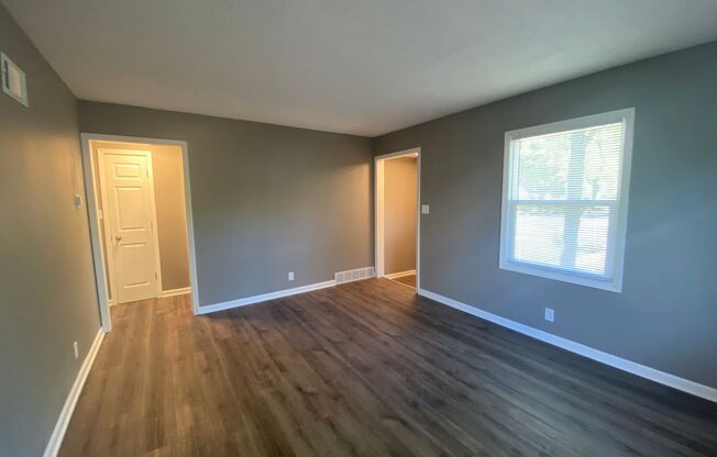 2 beds, 1 bath, $1,395