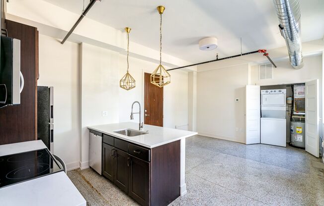 1 bed, 1 bath, $1,600, Unit 875 Michigan Ave Apt. 201