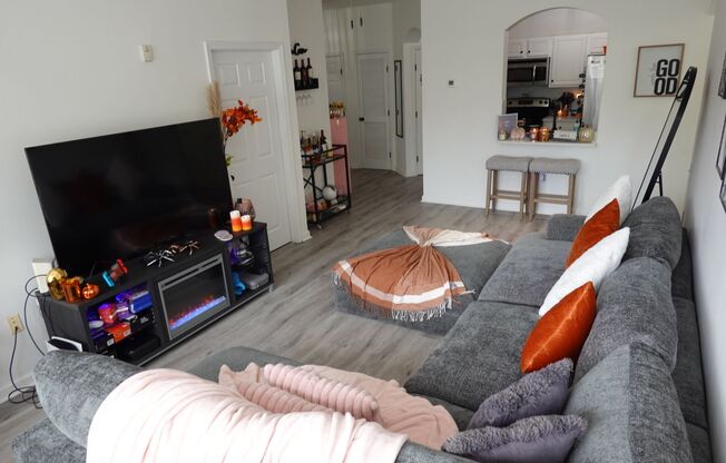 3 beds, 2 baths, $1,795, Unit UNIT 625