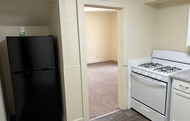 1 bed, 1 bath, $925, Unit Apt. 2