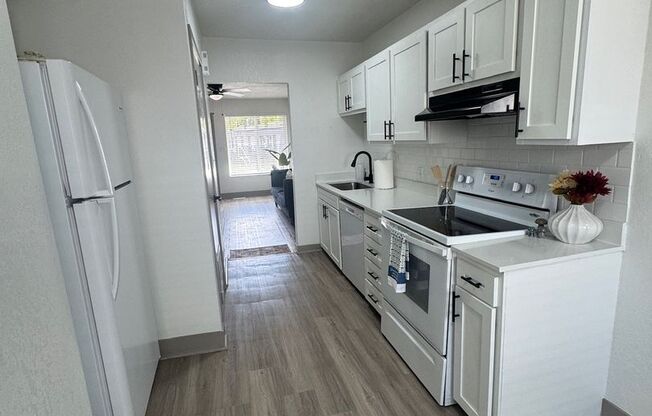 2 beds, 1 bath, 950 sqft, $1,295, Unit B5