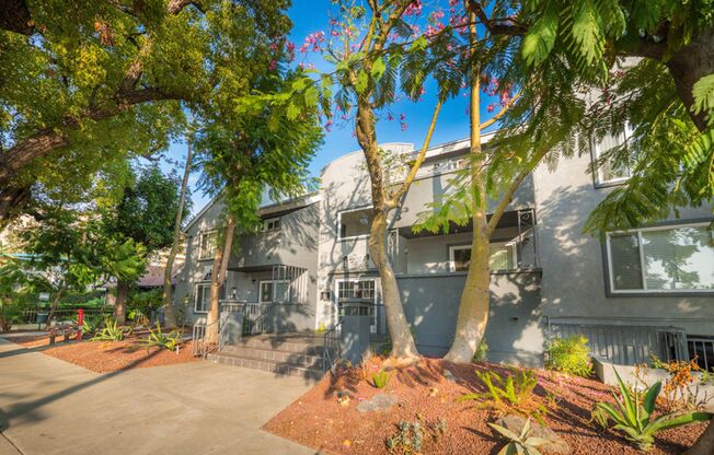 400-420 N. Oakland Ave