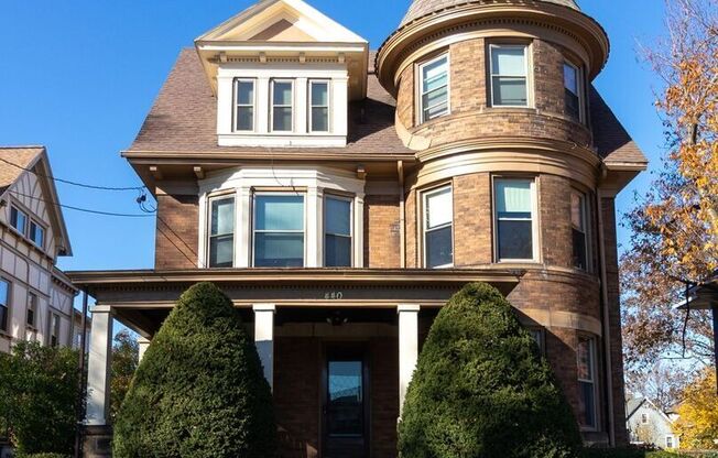 440 west 10th Street