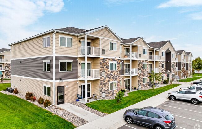 2703 Mayhew Lk Rd NE