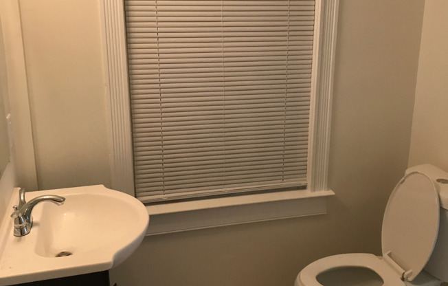 1322 N 22 ST