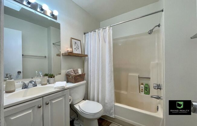 2 beds, 1 bath, 790 sqft, $915, Unit I216