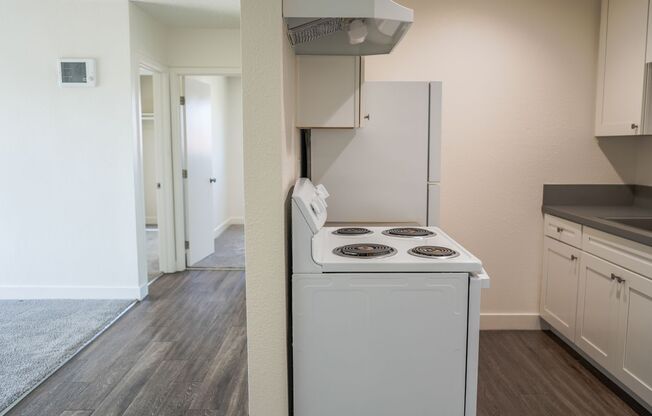 2 beds, 1 bath, 800 sqft, $2,195, Unit G02