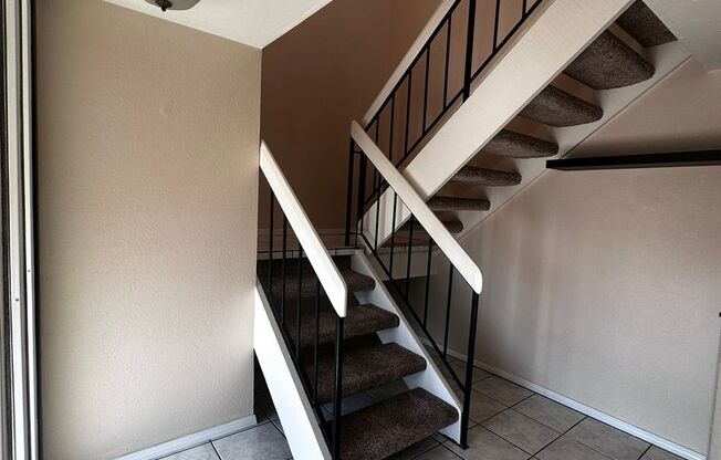 Available NOW 2024 - Beautiful 3 bed, 2 bath Townhome close to USD and Mission Valley!