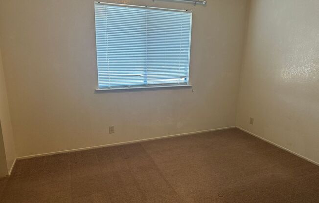 2 beds, 1 bath, $1,650