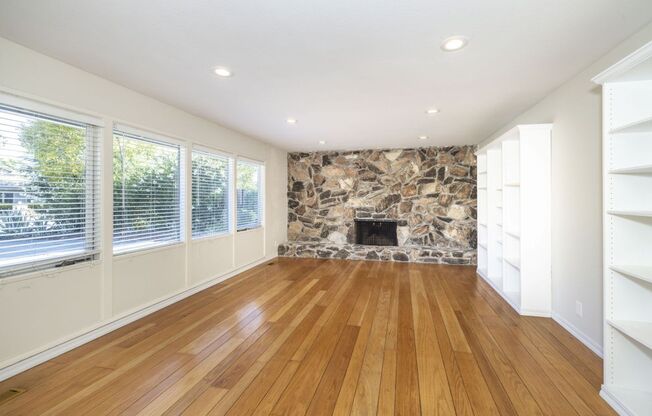 Spacious 3 Bed, 2.5 Bath Home in Quiet Neighborhood w/ AC + Pool!