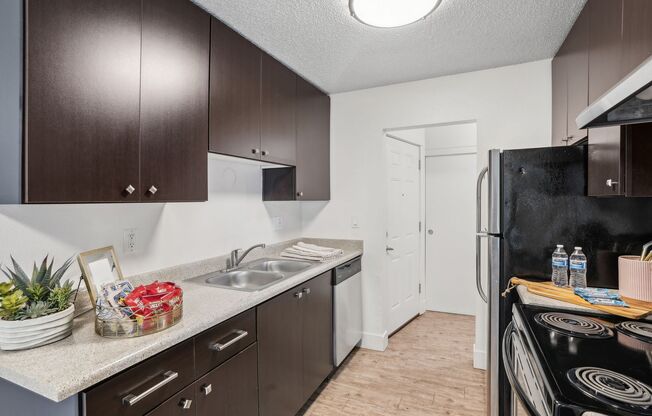 2 beds, 1 bath, 915 sqft, $1,495, Unit 59