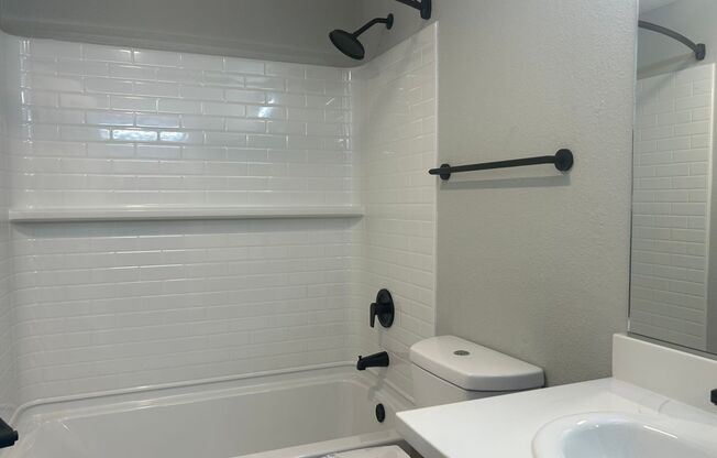 2 beds, 1.5 baths, 866 sqft, $2,800, Unit 801N1