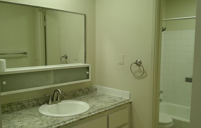 1 bed, 1 bath, 600 sqft, $1,100, Unit #2