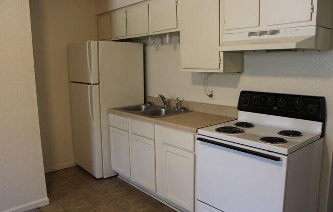 1 bed, 1 bath, $525, Unit Eleventh 728 W. #D