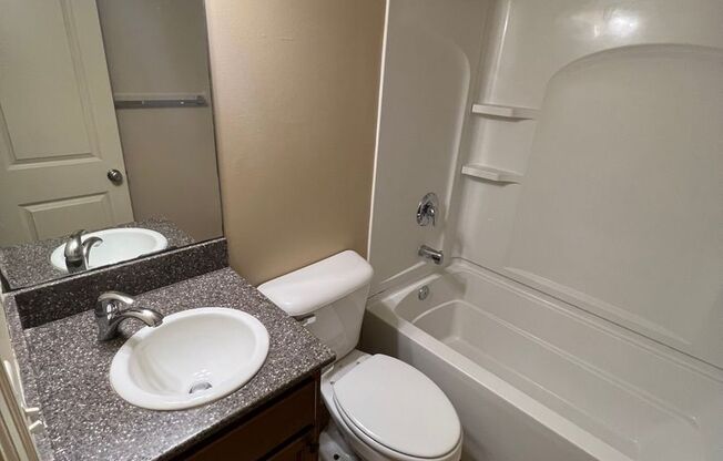 2 beds, 2 baths, 1,000 sqft, $1,495, Unit Unit 204