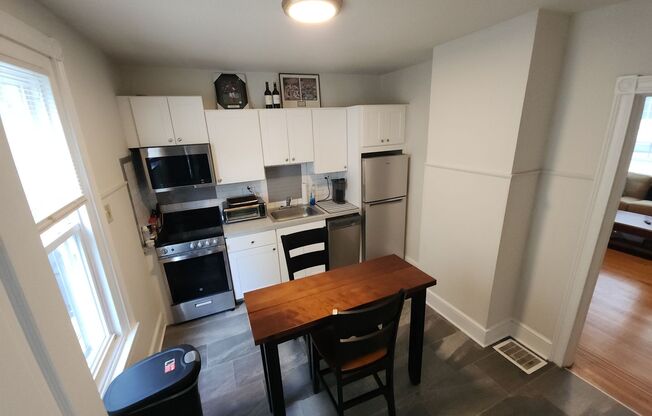 Great Location Conshy Apartment w/Central Air - W/D - HW Floors