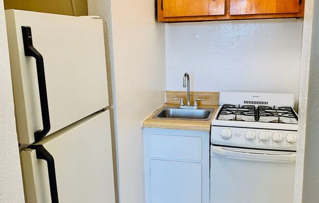 1BD/1BA APARTMENT AVAILABLE IN OCEAN BEACH-ONLY 1.5 BLOCKS FROM THE BEACH! ONLY $1,995/mo