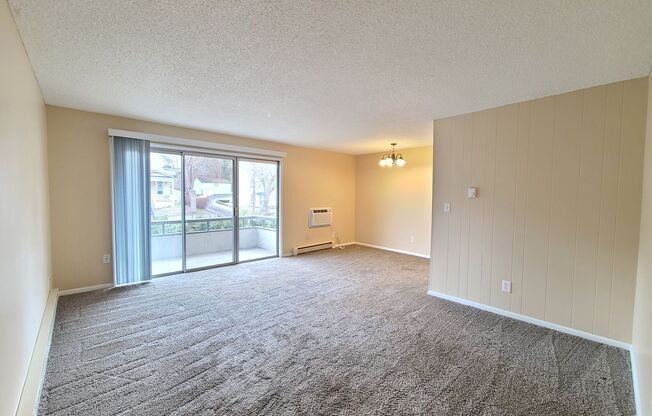 1 bed, 1 bath, 560 sqft, $1,050, Unit 207