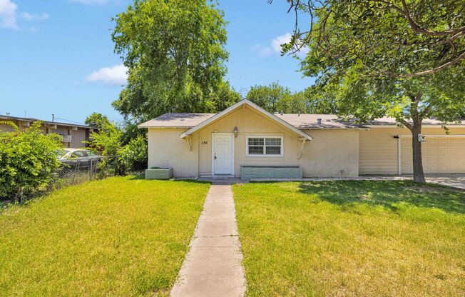Beautiful Home near Lackland AFB!