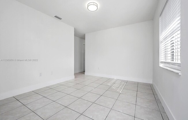 1767 NW 4 ST