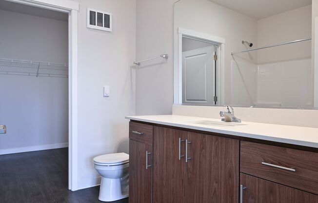 2 beds, 2 baths, 920 sqft, $2,395, Unit 25-205